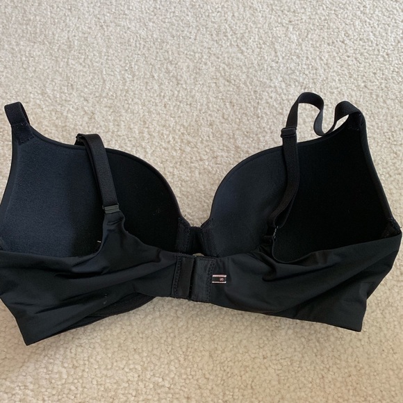 Victoria’s Secret Push-Up Bra - Picture 2 of 8